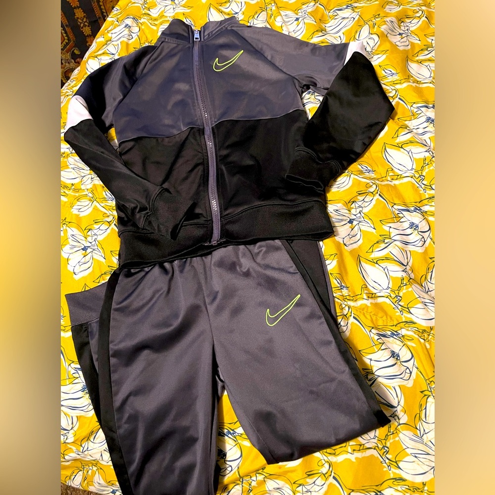 Boys Nike Track Suit